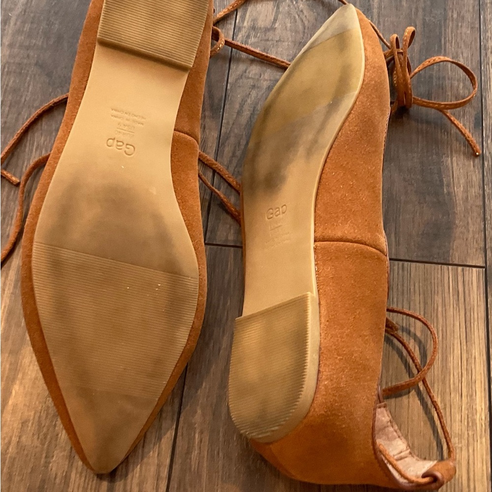 Shoes - Picture 4 of 4
